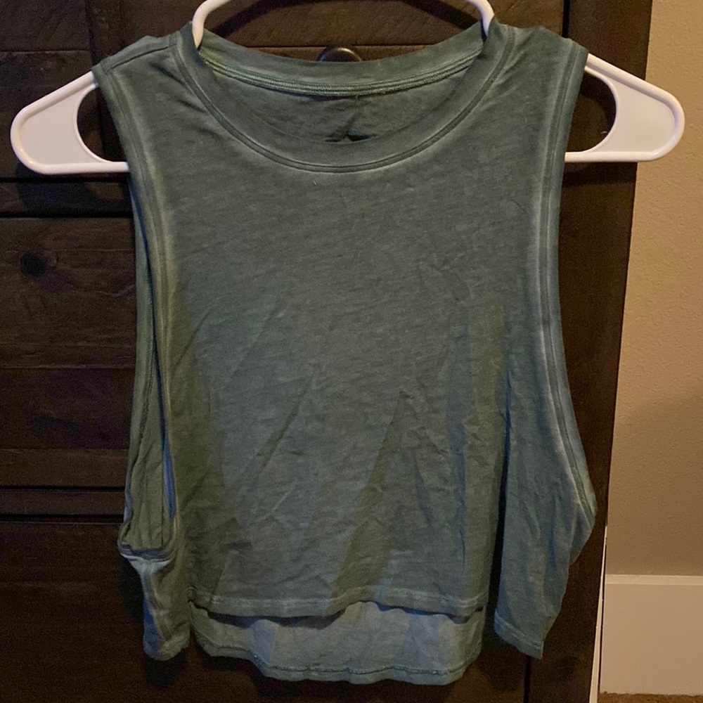 Cropped tank